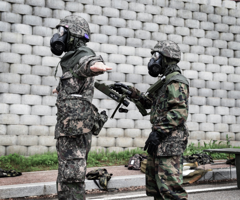 [보도사진] 공군 15비 전반기 화생방 종합훈련 실시 (2).jpg