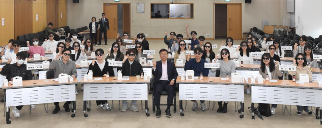 여성가족과-저출산 대응 2030 청년공무원 간담회 단체사진.jpg