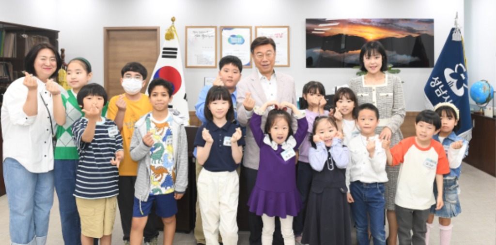 신상진 성남시장, “온전한 권리 누릴 수 있는 아동친화도시 성남 위해 노력할 것”(2).JPG
