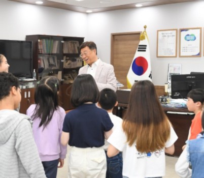 신상진 성남시장, “온전한 권리 누릴 수 있는 아동친화도시 성남 위해 노력할 것”(1).JPG width: 100%; height : 150px