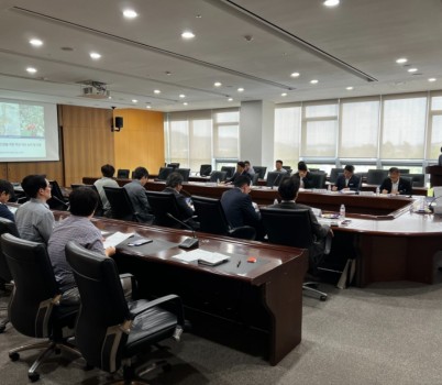 도시개발행정과-성남시청 3층 산성누리에서 진행 중인 분당신도시 선도지구 민관합동 TF추진단 회의.jpg width: 100%; height : 150px