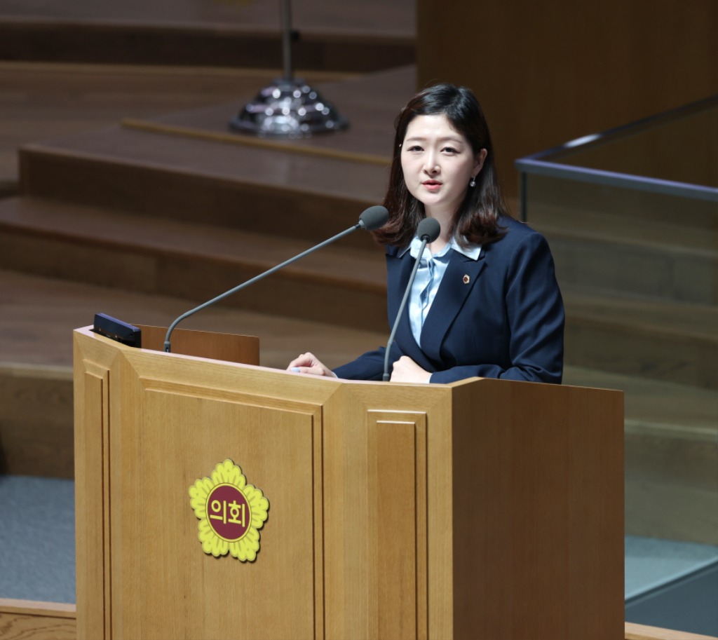 240613 장윤정 의원, 375회 정례회에서 경기도 소아 응급의료체계 개선 및 늘봄학교 운영 문제점 지적.jpg