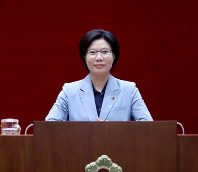 박주윤 의원 사진.jpg width: 100%; height : 150px