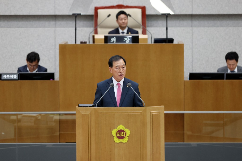 240722 이제영 의원, 제11대 경기도의회 후반기 신설 미래과학협력위원회 초대 위원장 취임 (2).JPG