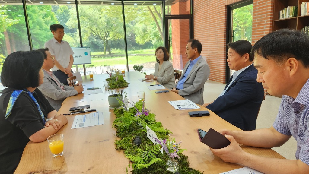 240814 김영희 의원, _물향기수목원, 오산시민에 입장료 면제해야_.jpg