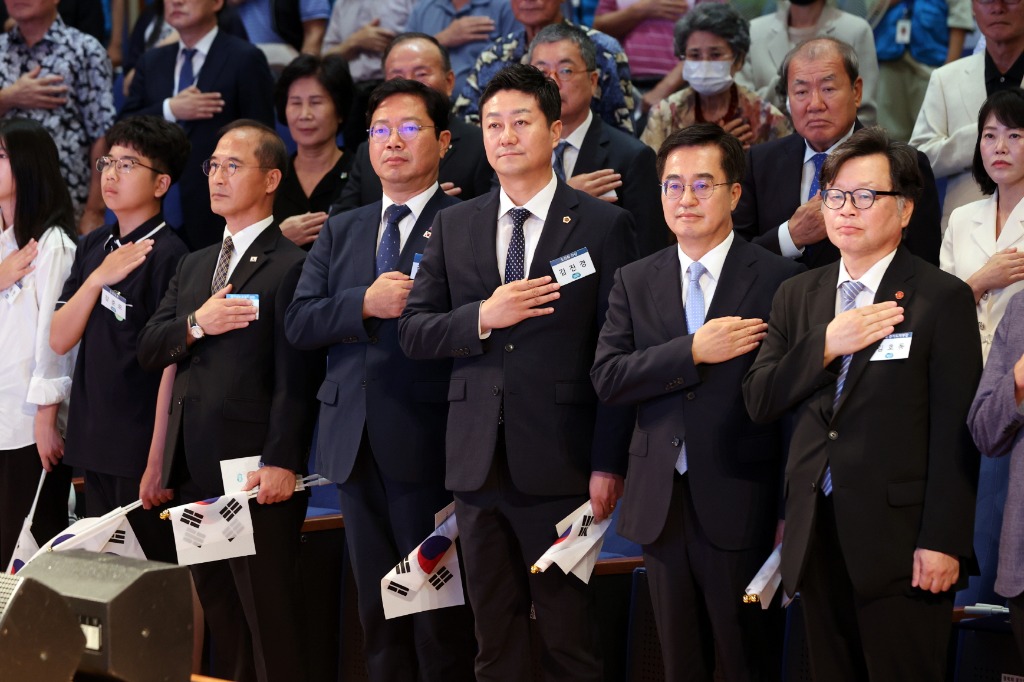 240815 김진경 의장, 15일 제79주년 광복절 경축식 ‘기억_미래를 잇다’ 참석 (2).jpg