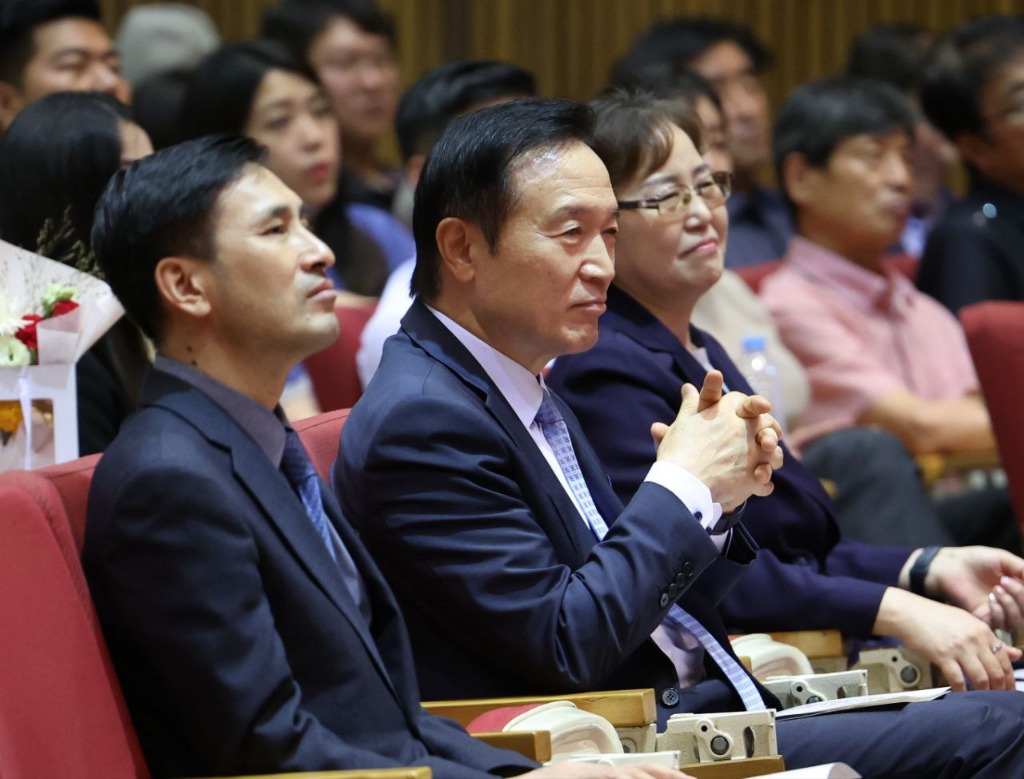 240828_임태희_경기도교육감_“퇴직교원_후배에게_교육의_푯대_이정표이자_교과서”(사진4).jpg