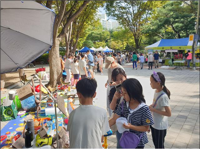 구미1동-제4회 구미1동 주민과 함께하는 까치벼룩장터 및 작품전시회(자료 사진).jpg