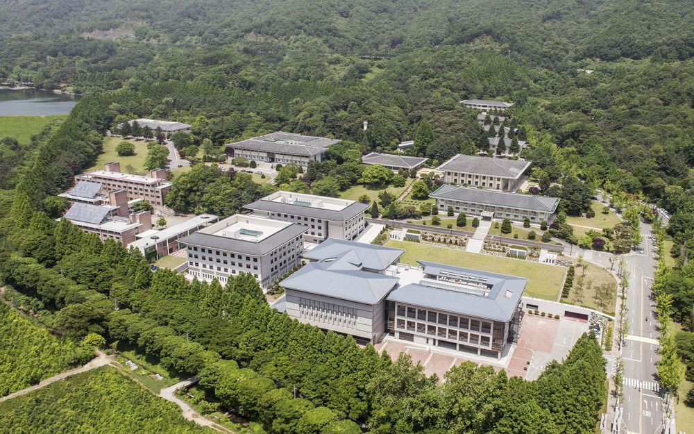 한국학중앙연구원 전경2.jpg