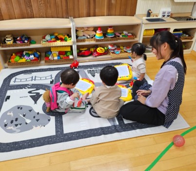 아동보육과-성남시 주야간 시간제 보육시설인 해님 달님 놀이터 분당점 수내동어린이집 3층(자료사진).jpg width: 100%; height : 150px