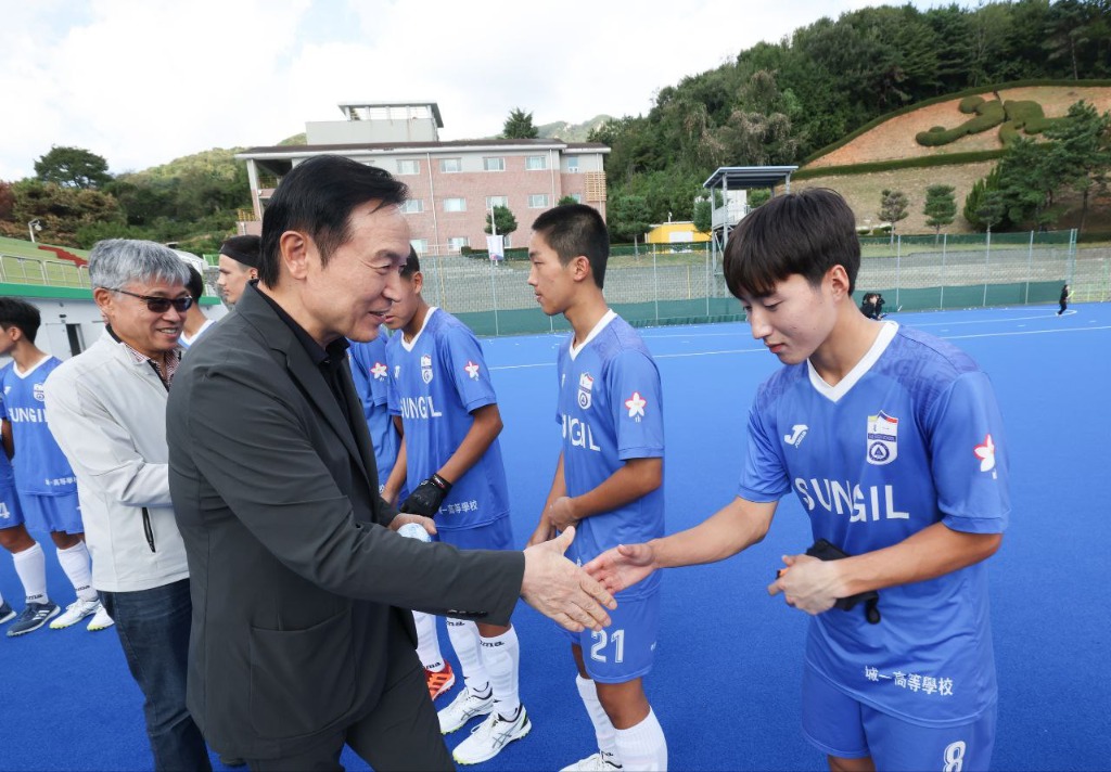 241010_임태희_교육감__“학생_기본에_충실하고_운동하며_학교_명예_높이고_대한민국_중심이_돼야(사진1).jpg