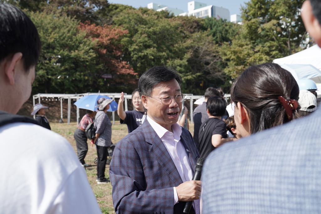 신상진 성남시장, _2024 성남페스티벌_ 탄천 행사장 안전 점검(2).jpeg