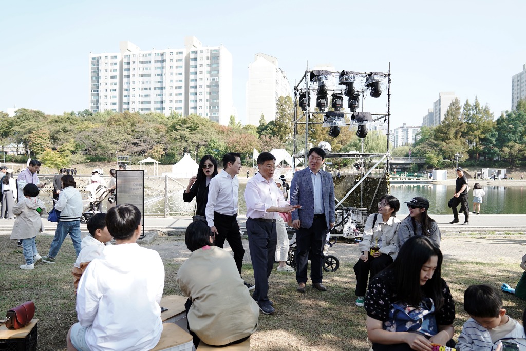 신상진 성남시장, _2024 성남페스티벌_ 탄천 행사장 안전 점검(4).jpeg