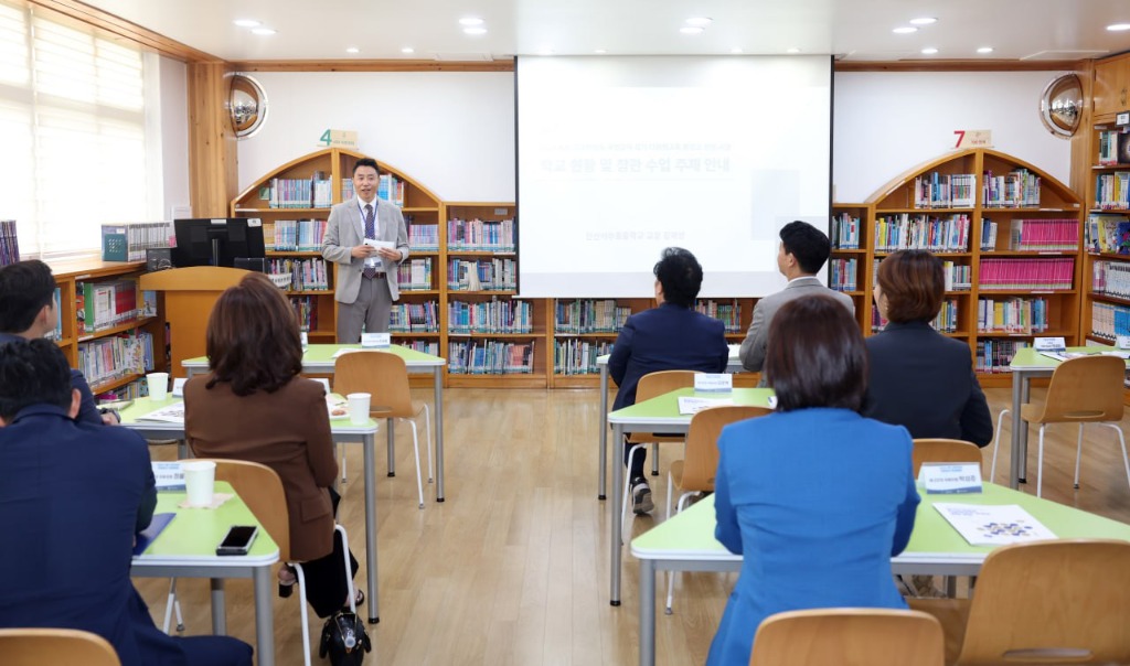 241014_임태희_교육감_경기교육은_국가가_책임지는_맞춤형_특수교육과_다문화_교육_실현(사진4).jpg