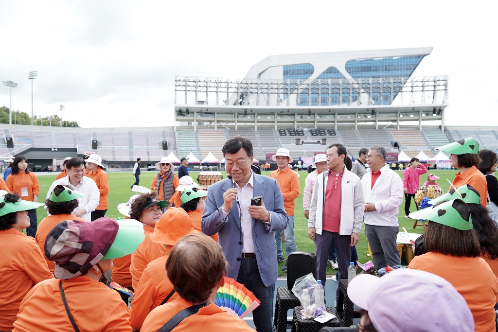 신상진 성남시장, 2024 중원구 체육대회 및 제17회 중원한마당축제 참석(2).jpeg