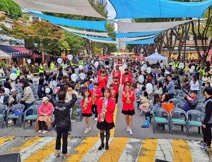 20241021 정자1동 차 없는 카페거리 축제, 성공적 마무리 (1).jpg