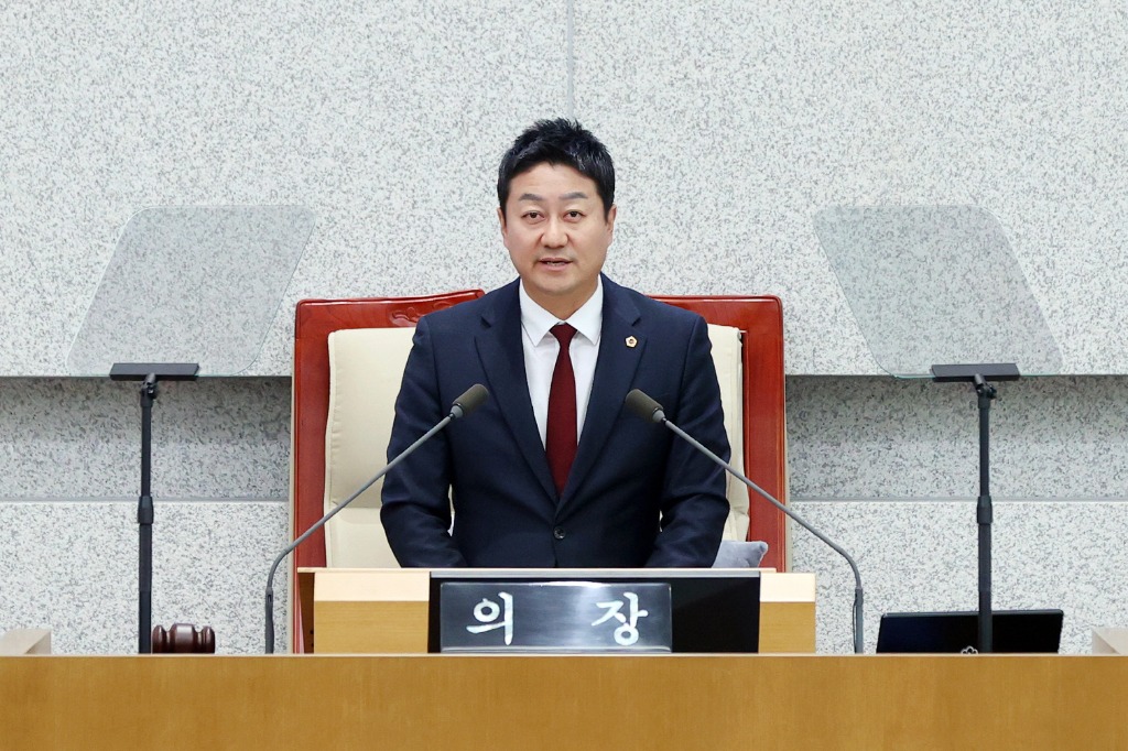 241128 김진경 의장, _양당 합의로 정례회 정상화...협치의 밝은 하늘 기대_ (1).jpg