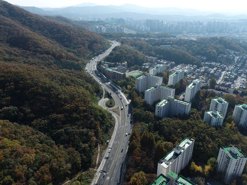 도로과-확장 개통된 남한산성 순환도로(은행IC에서 종점부방향 전경).JPG