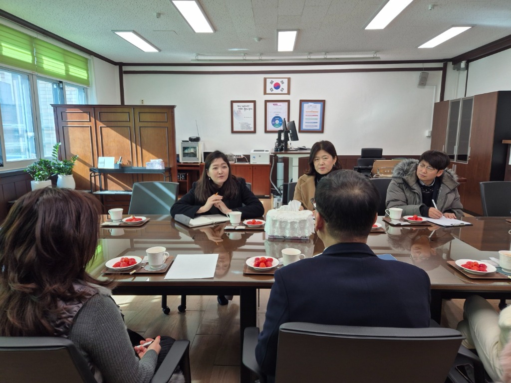 (250116)장윤정 의원, 안산국제비즈니스고·선부초 방문…교육환경 개선 박차(1).jpg