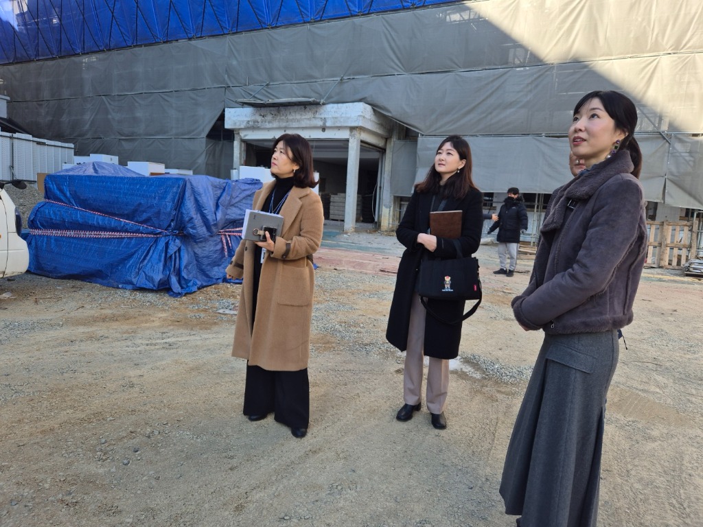 (250116)장윤정 의원, 안산국제비즈니스고·선부초 방문…교육환경 개선 박차(2).jpg