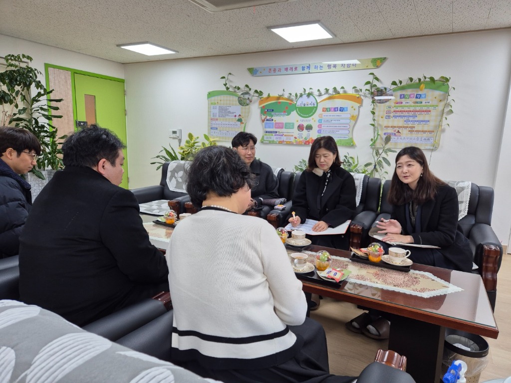 (250120)장윤정 의원, 안산 한들유치원 방문…방과후 특수교육 확대 방안 논의(1).jpg