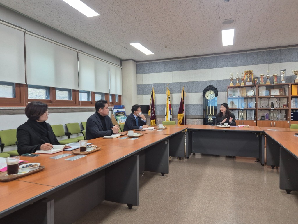 (250121)장윤정 의원, 한국디지털미디어고 방문…사립 특성화고 지원방안 모색(1).jpg