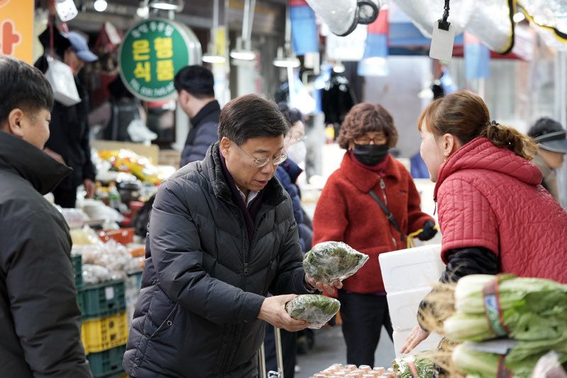 신상진 성남시장, 설 맞이 전통시장 방문하여 상인 격려 (3).jpg