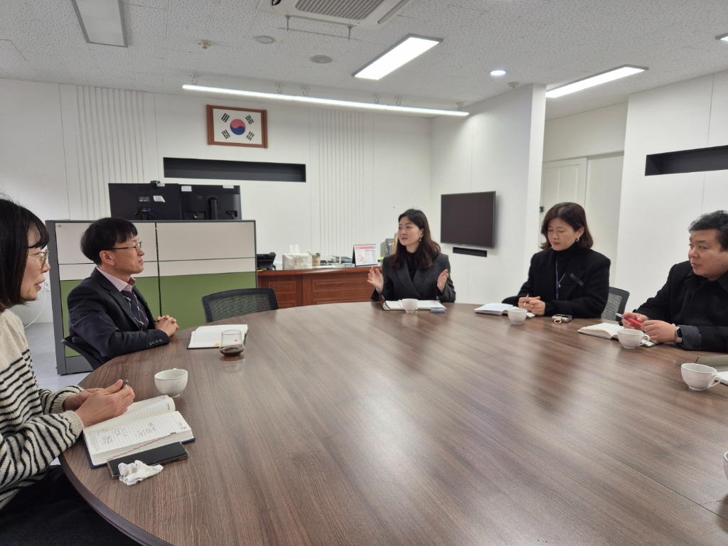 (250207)장윤정 의원, 안산 본오중·학현초 교육 현안 청취(2).jpg