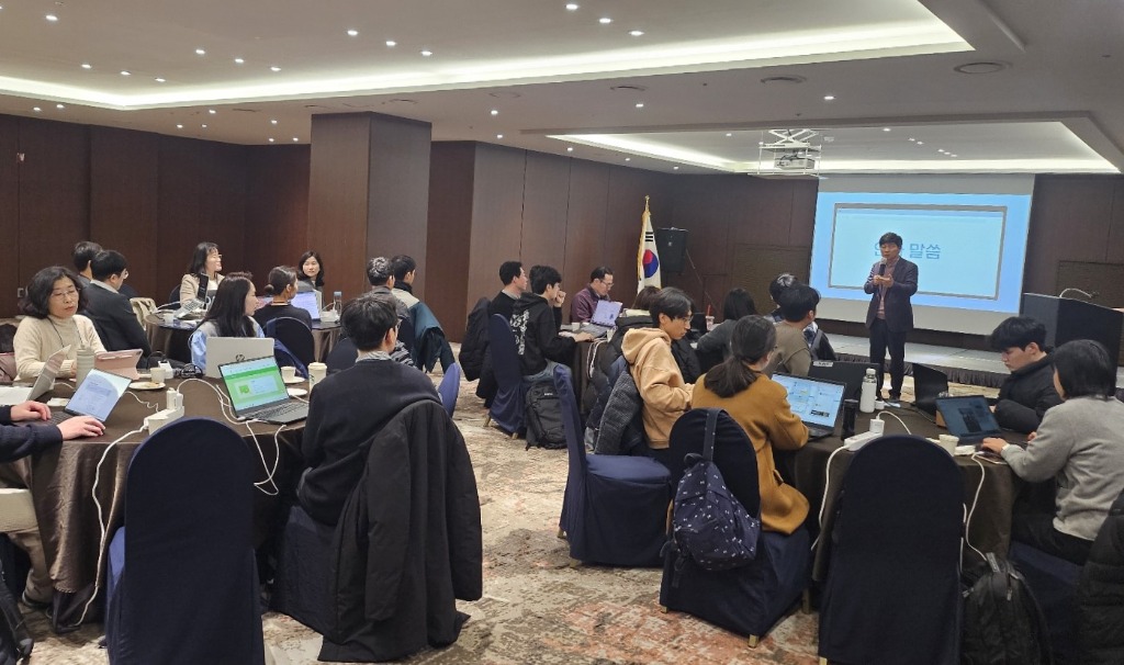 250212__하이러닝_선도교원__학생_맞춤형_교육_실천_확산하고_경기미래교육_본격화(사진_1)_연수.jpg