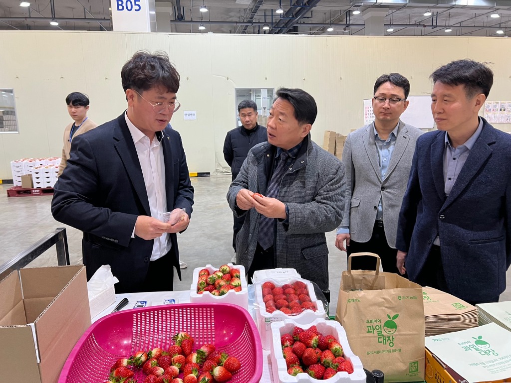 250227 방성환 의원, 농협안성농식품물류센터 현장 점검...경기도 어린이 건강과일 공급사업 내실화2.jpg