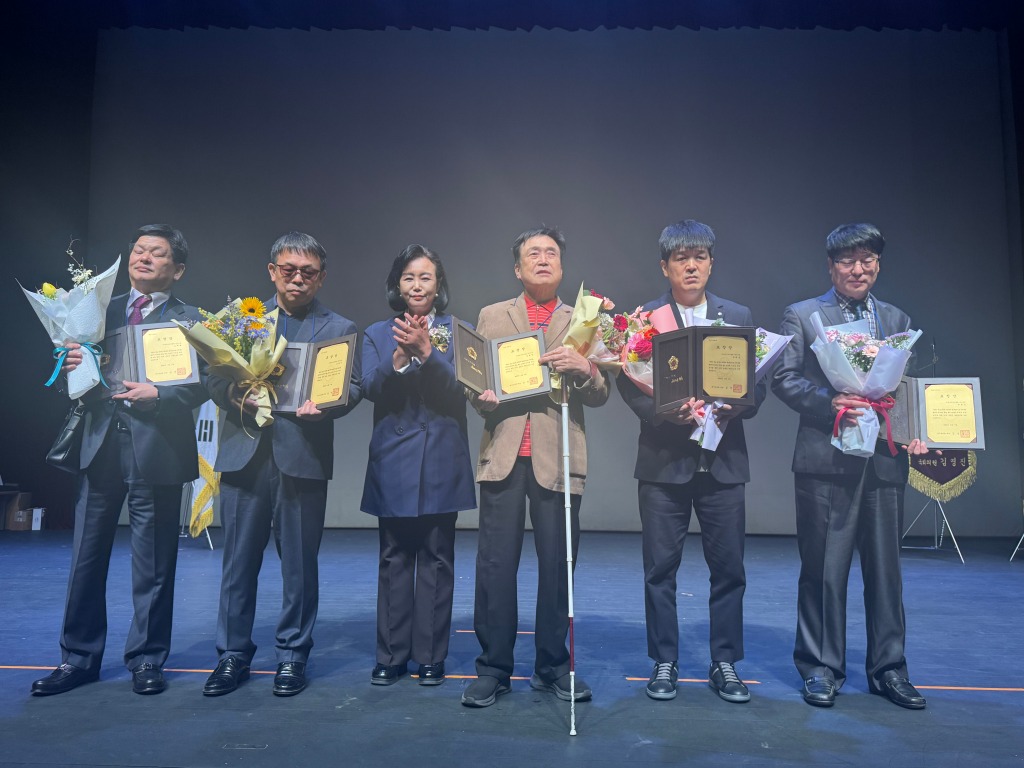 250407 정윤경 부의장, 대한안마사협회 경기지부 54주년 기념식 참석2.jpg