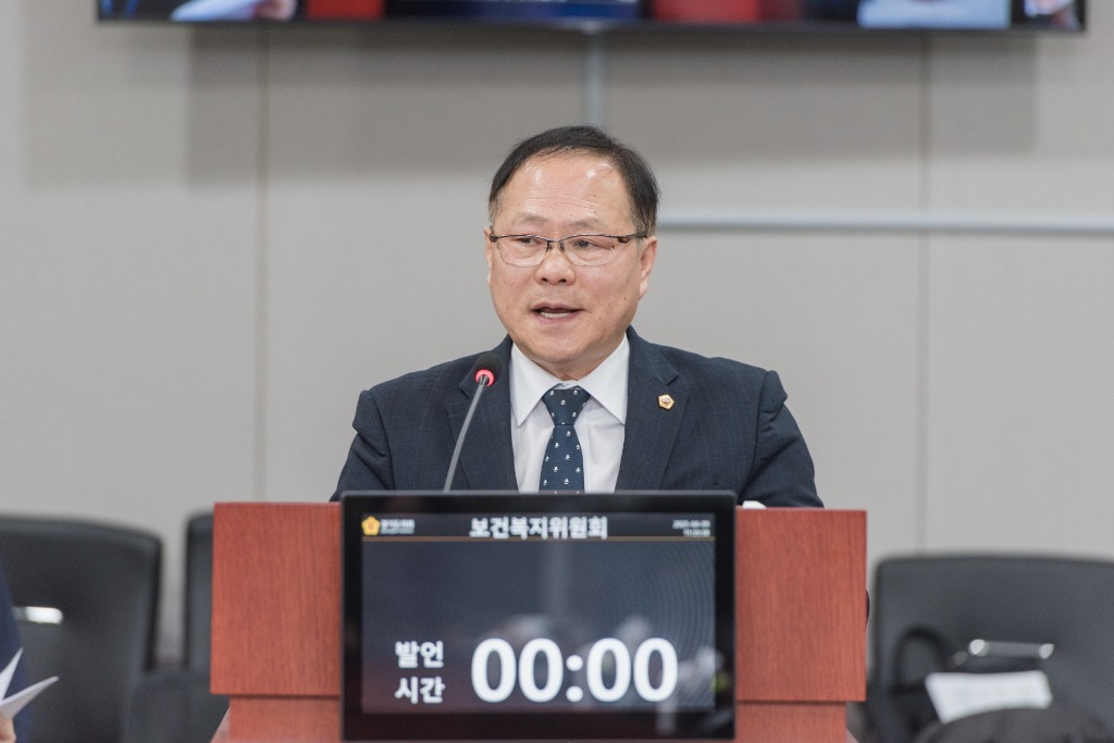 250410 박재용 의원, 경기도 시각장애인 현장영상해설 지원 조례안 상임위 통과 (1).jpg