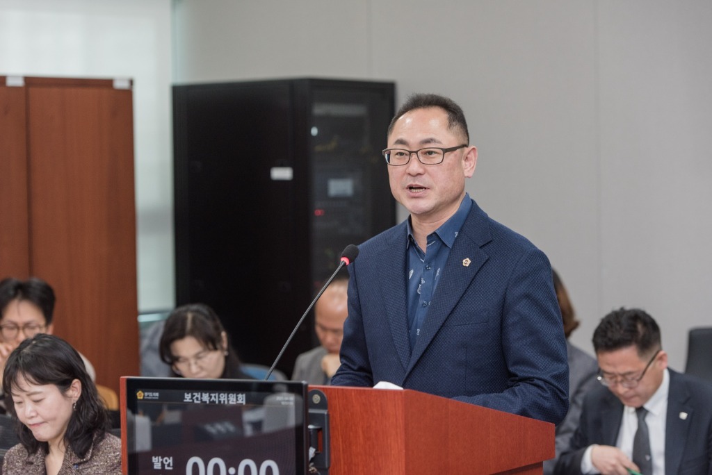 250415 김완규 의원, 경기도 사회복지사 등의 처우 및 지위 향상에 관한 조례 일부개정조례안 본회의 통과.jpg
