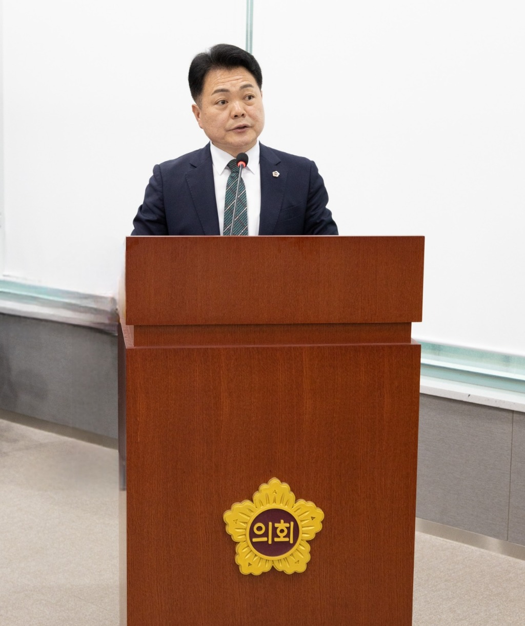 250415 이인규 의원, 특수외국어 교육 조례로 제도화.jpg