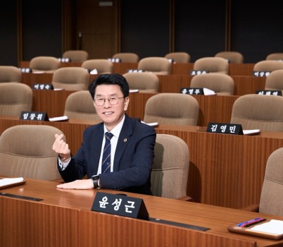 250404 윤성근 의원, 경기도재향군인회 여성회 격려...공익활동에 도의회도 적극 지원할 것.jpg width: 100%; height : 150px