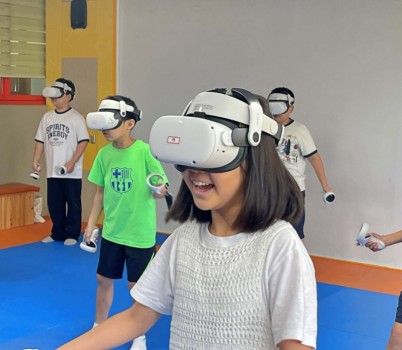 VR교실 활동사진.JPG width: 100%; height : 150px
