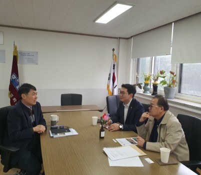 (경기도의회 보도자료 사진)문승호 경기도의원 성남 문원중 통학로 학교시설 안전 점검.jpg width: 100%; height : 150px