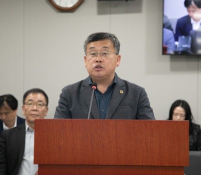 250414 장대석 의원, 경기도 반려견 순찰대 지원 조례안 상임위 통과.JPG width: 100%; height : 150px