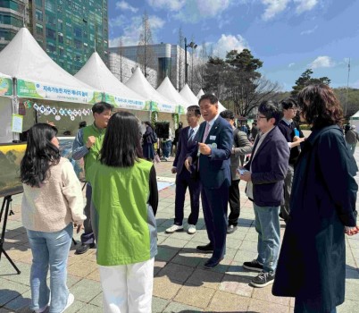 250416 오준환 의원, 경기도 기후변화주간 행사 참석...시민 참여 통한 기후 대응 강조 (2).jpg width: 100%; height : 150px