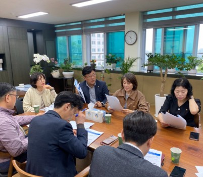 [사진] 250423_최만식 의원_급경사지 캐노피 설치 관련 회의.jpg width: 100%; height : 150px