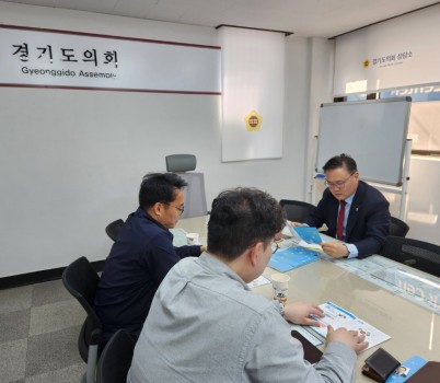 250425 김정영 의원, 주한미군 공여구역 경제 활성화 위한 특별법 개정 촉구.jpg width: 100%; height : 150px