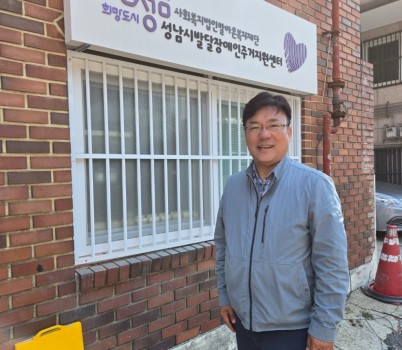 [사진] 250428_최만식 의원_희망온빌라 현장방문1.jpg width: 100%; height : 150px
