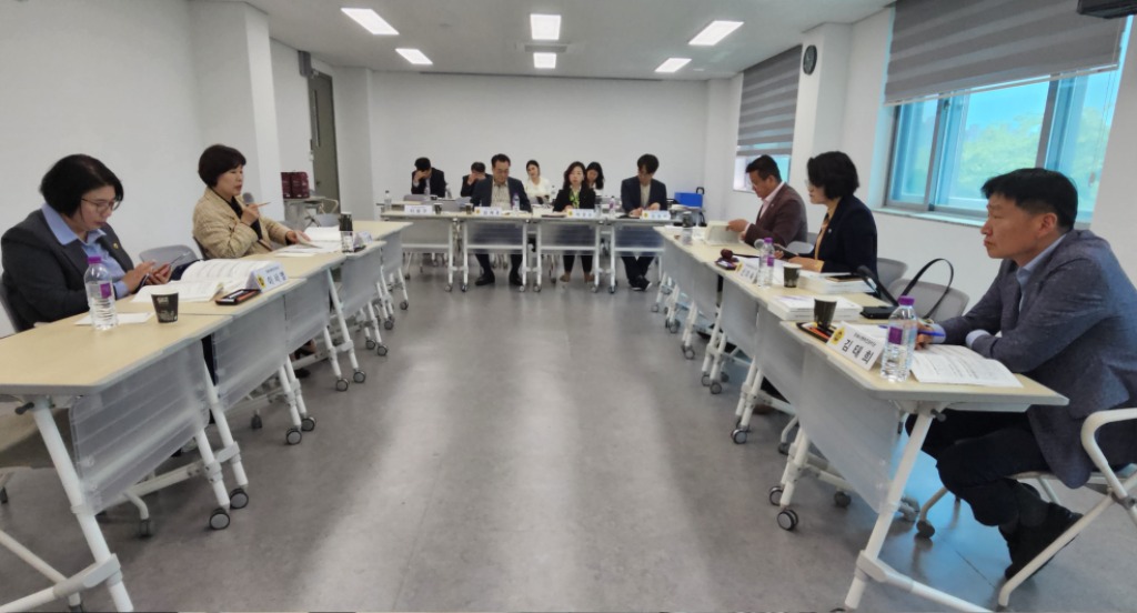 250501 이채영 의원, 조례시행추진관리단 현장정책회의 참석 (1).jpg
