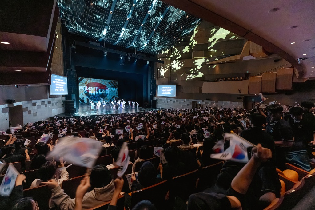 [성남문화재단] 2025 성남미래교육_페치카_공연사진(1).jpg