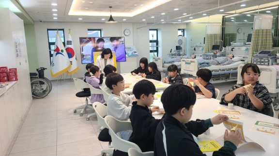 250502_인체_탐험부터_응급처치까지_토요일에_만나는_행복한_건강_체험_교실(사진1).jpg