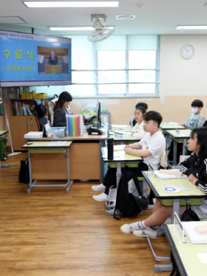 250513 안광률 의원, 은빛초 청소년의회교실 찾아 소통.PNG