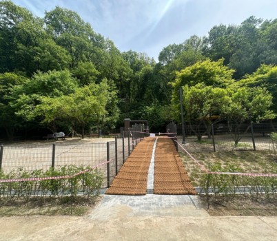 농업기술센터-성남시 낙생대 공원 내 반려견 놀이터.왼쪽 대형견, 오른쪽 중·소형견 전용 공간.jpg