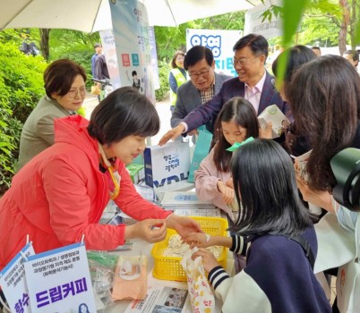 청청오락실 사진.jpg width: 100%; height : 150px