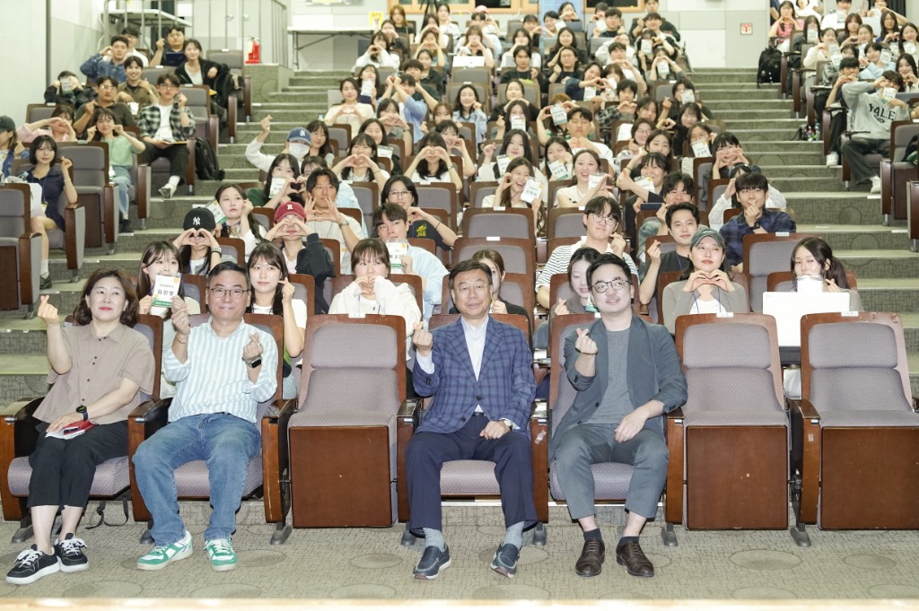 왼쪽 신상진 성남시장, 오른쪽 최동철 와디즈 임팩트 대표(출처 성남시청 시정갤러리).jpg