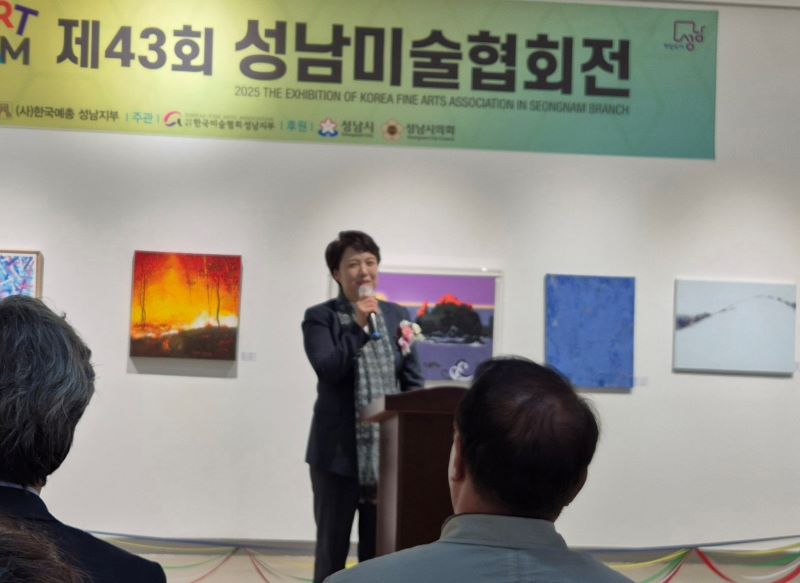 김은혜.jpg